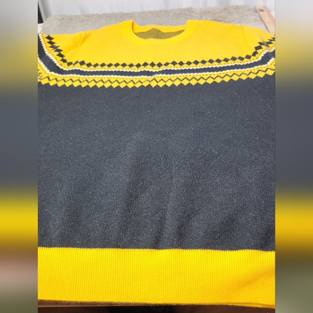 Men's Long Sleeve Sweater - Yellow & Black - XL